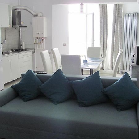 Apartamente Azzurro On The Beach Navodari Exterior photo
